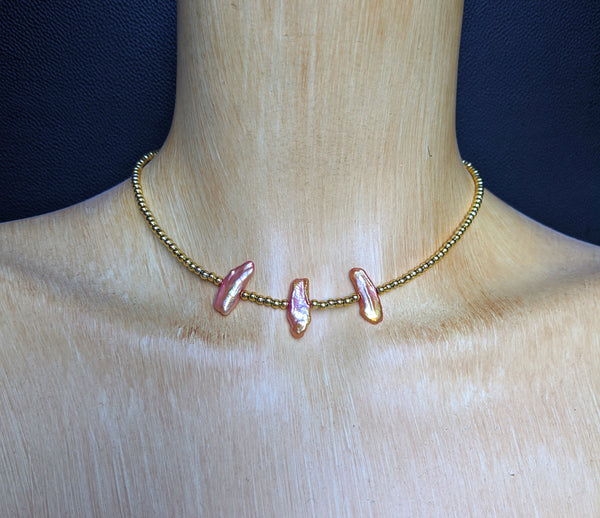 Mini BE (peach pearl) - Necklet Choker