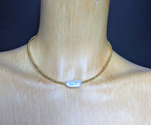 Mini BE (white pearl) - Necklet